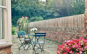 Gillygate Nest With Free Allocated Parking